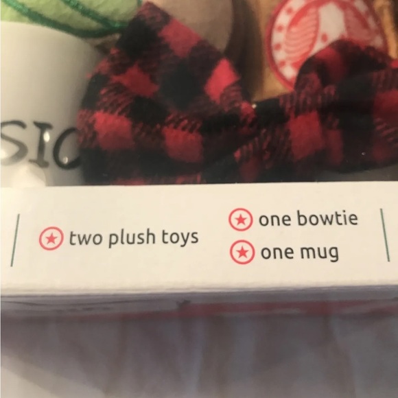 SUSHI dog TOYS NEW 4 Piece Christmas Gift Set 2 PLUSH TOYS, 1 BOWTIE, 1 MUG  NEW - Picture 2 of 8